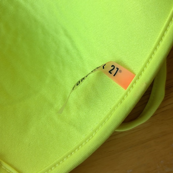 FREE WITH PURCHASE Set of 3 Medium Bikini Tops - Picture 3 of 7